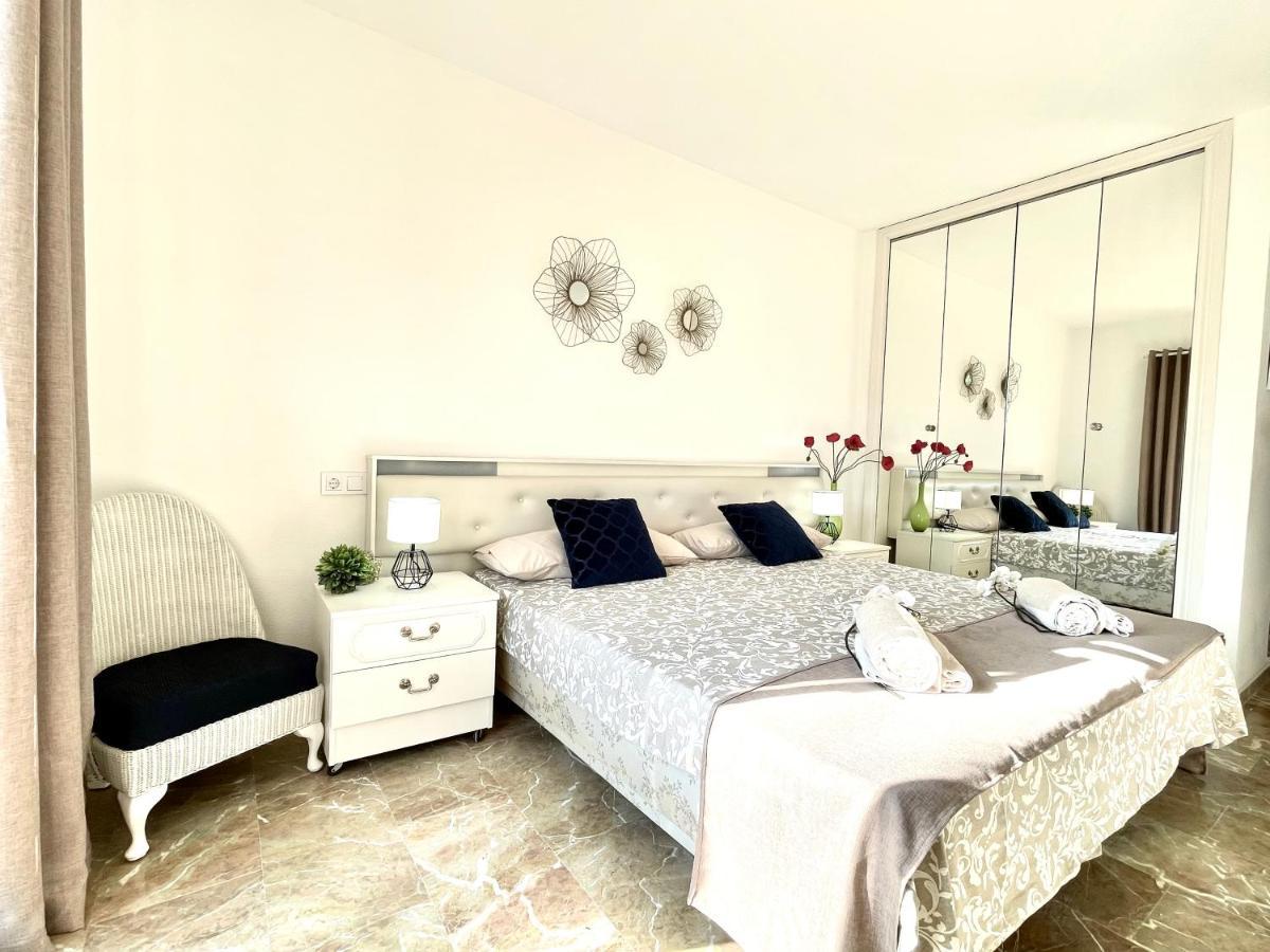 Riviera By The Beach 2 Bedroom Apartment Sitio de Calahonda Exterior photo