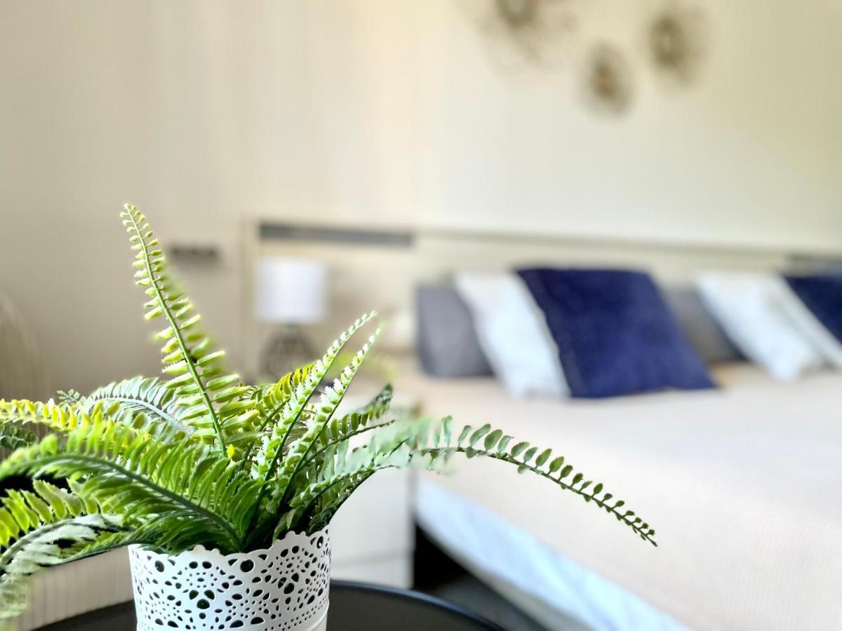 Riviera By The Beach 2 Bedroom Apartment Sitio de Calahonda Exterior photo