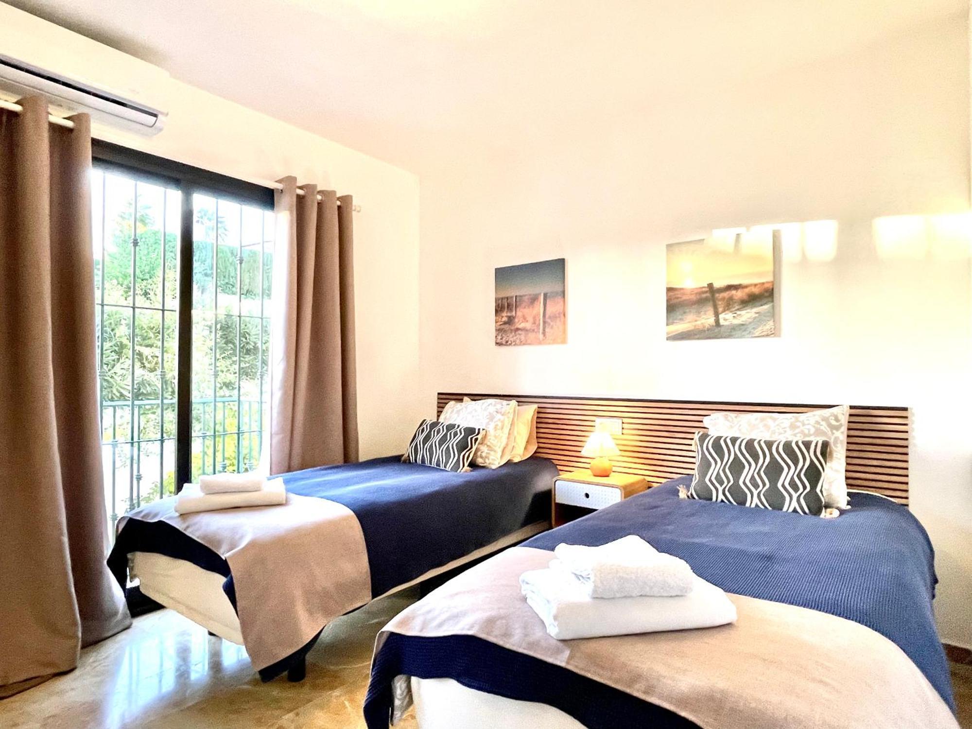 Riviera By The Beach 2 Bedroom Apartment Sitio de Calahonda Exterior photo